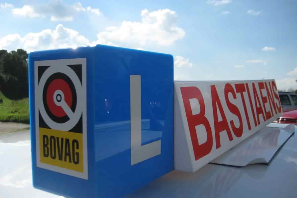 Auto- en motorrijschool Bastiaens - Maastricht