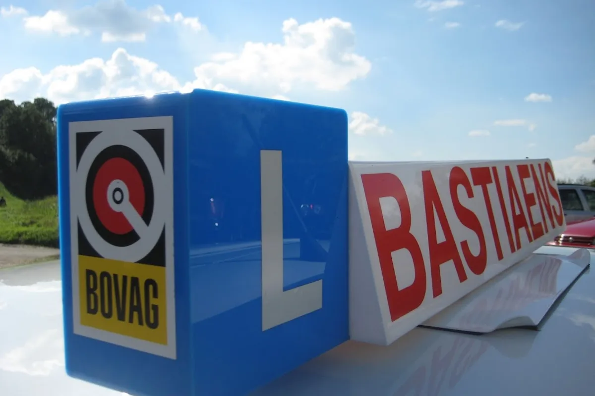 Auto- en motorrijschool Bastiaens - Maastricht