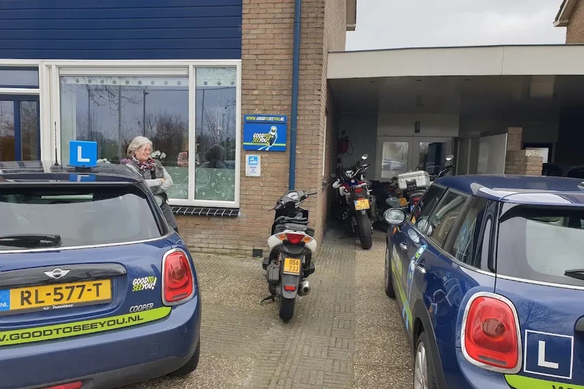 Auto- en Motorrijschool "good to see you"