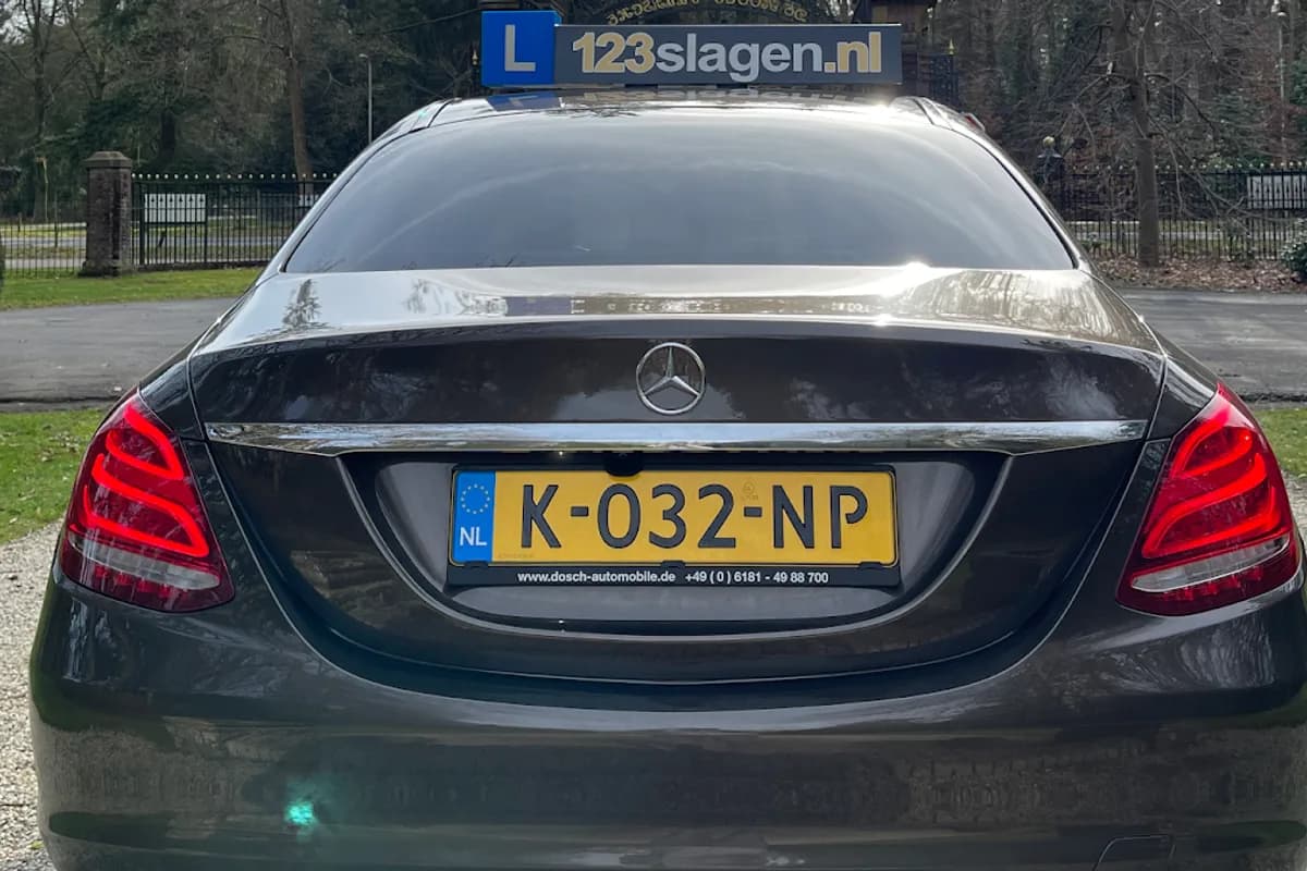 Autorijschool 123slagen - Hilversum