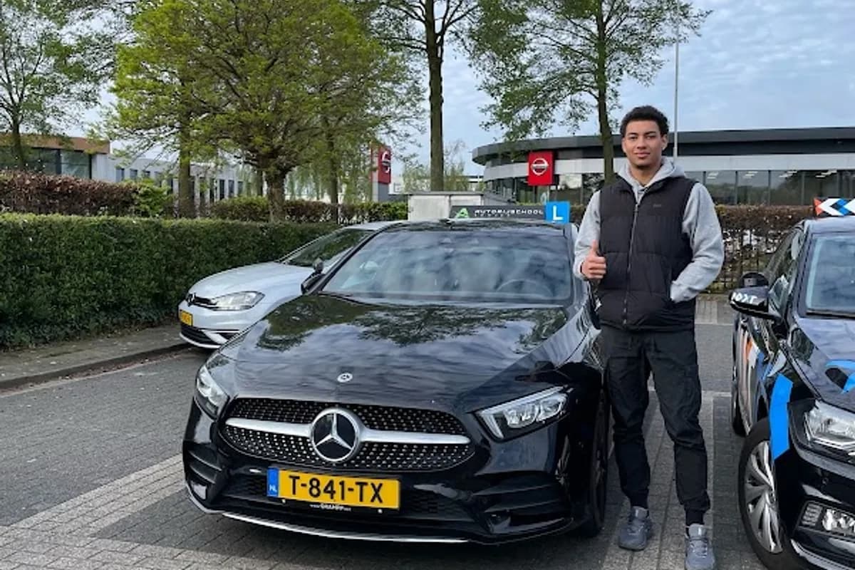 Autorijschool Ashwien - Hoogvliet Rotterdam