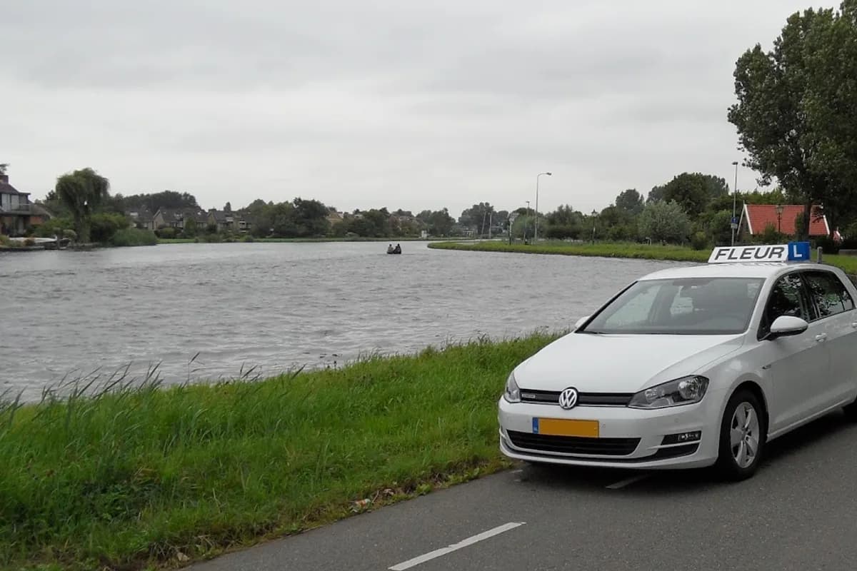 Autorijschool Fleur - Leiden