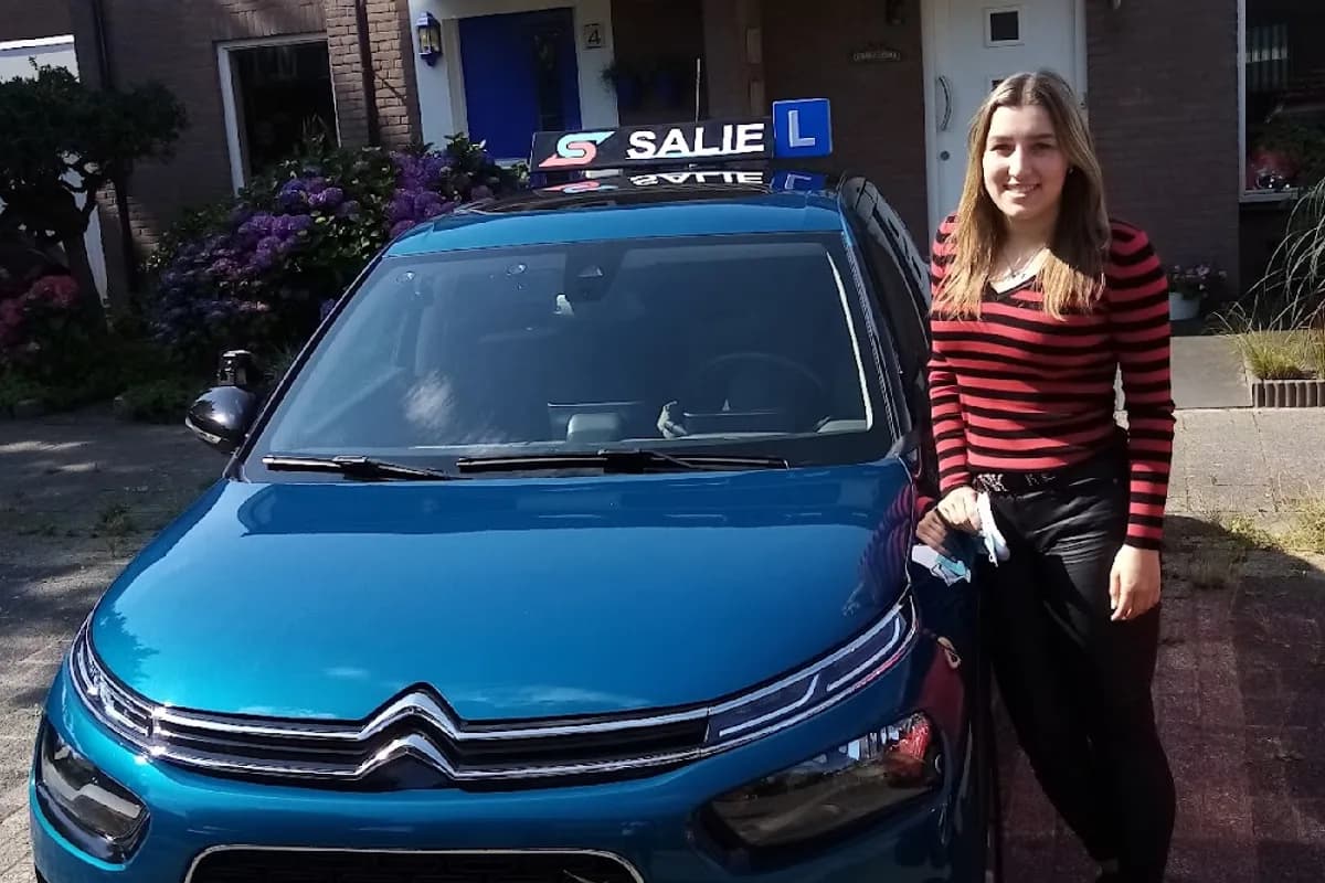Autorijschool Salie | Rijschool Son en Breugel