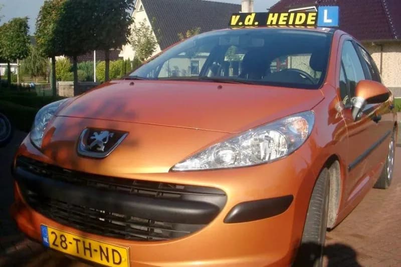 Autorijschool van der Heide in Groningen en Marum