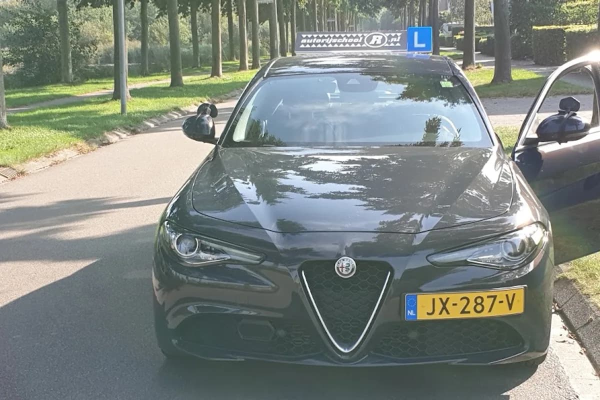 autorijschoolR en CorenRon