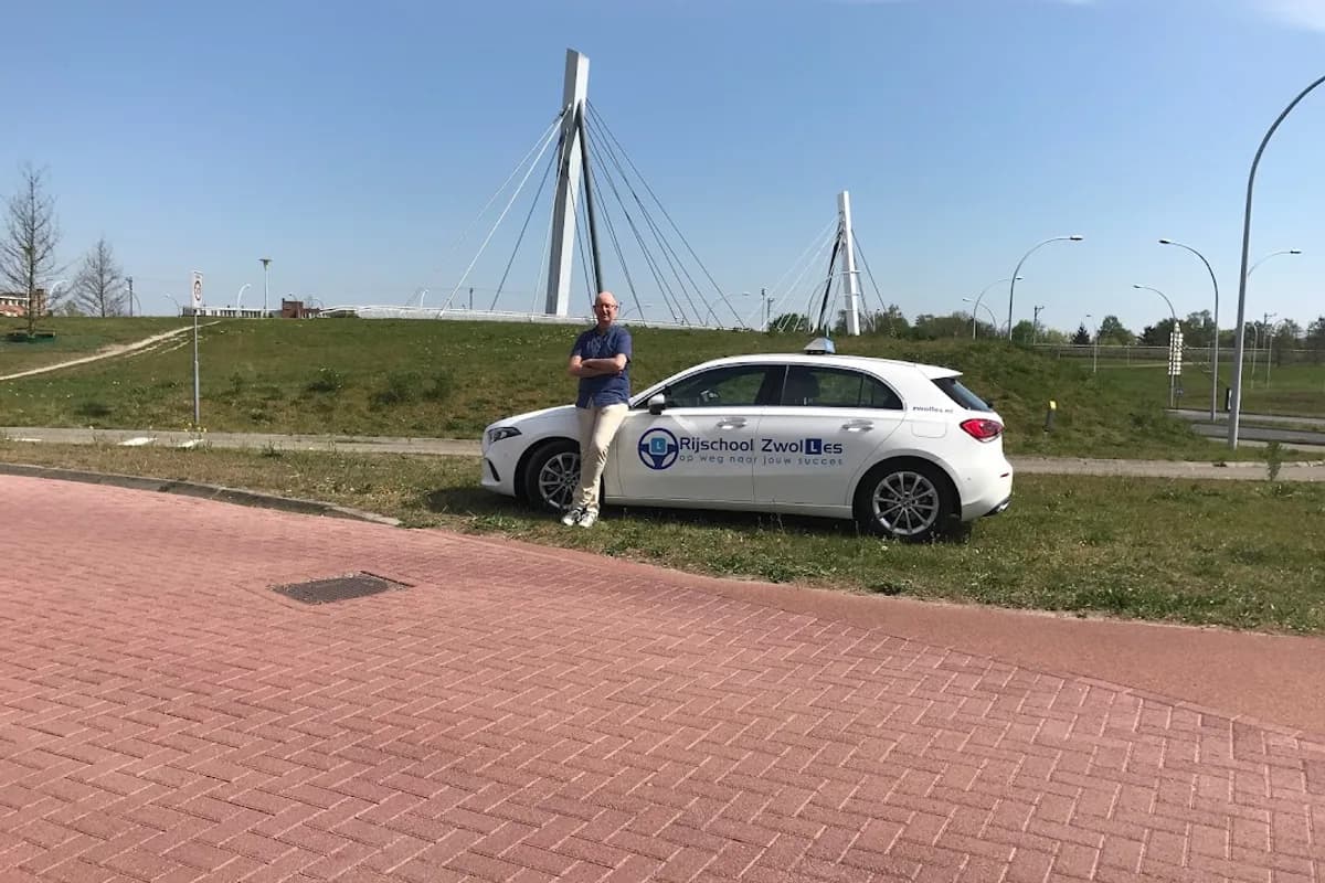 Hollies Rijschool - Zwolle