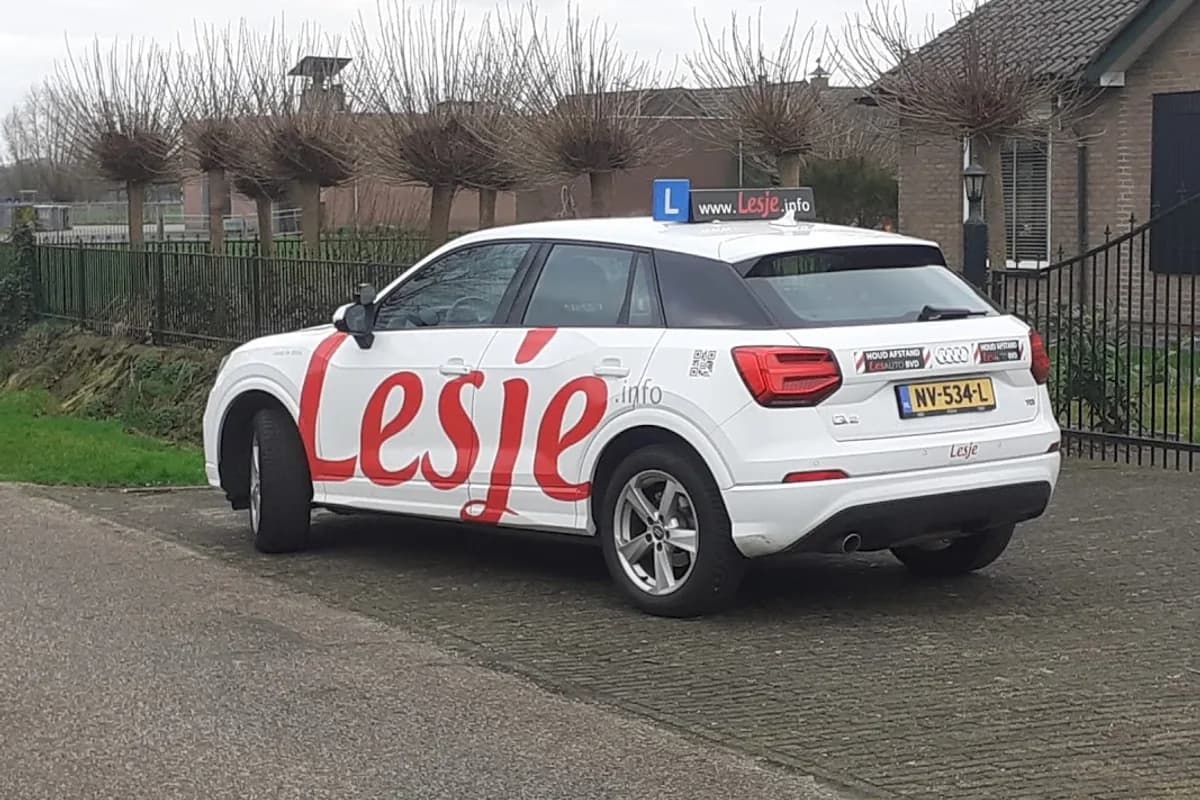 Lesje Autorijschool - Apeldoorn
