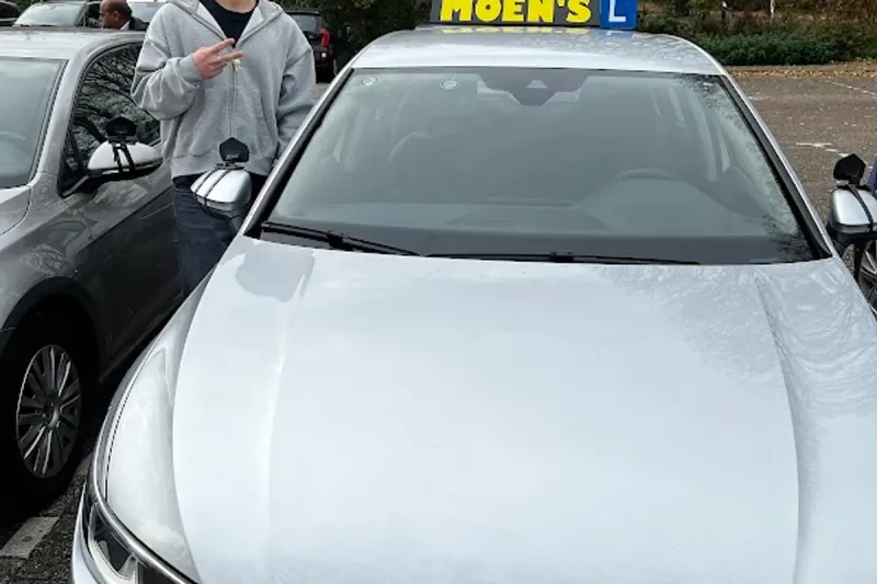 Moen's Rijschool