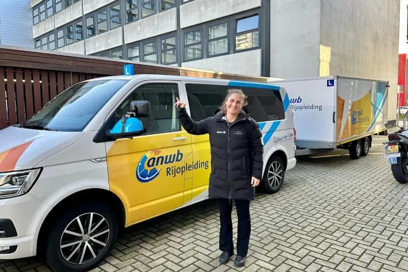 Nadia Auto- en Motorrijschool - Wateringen