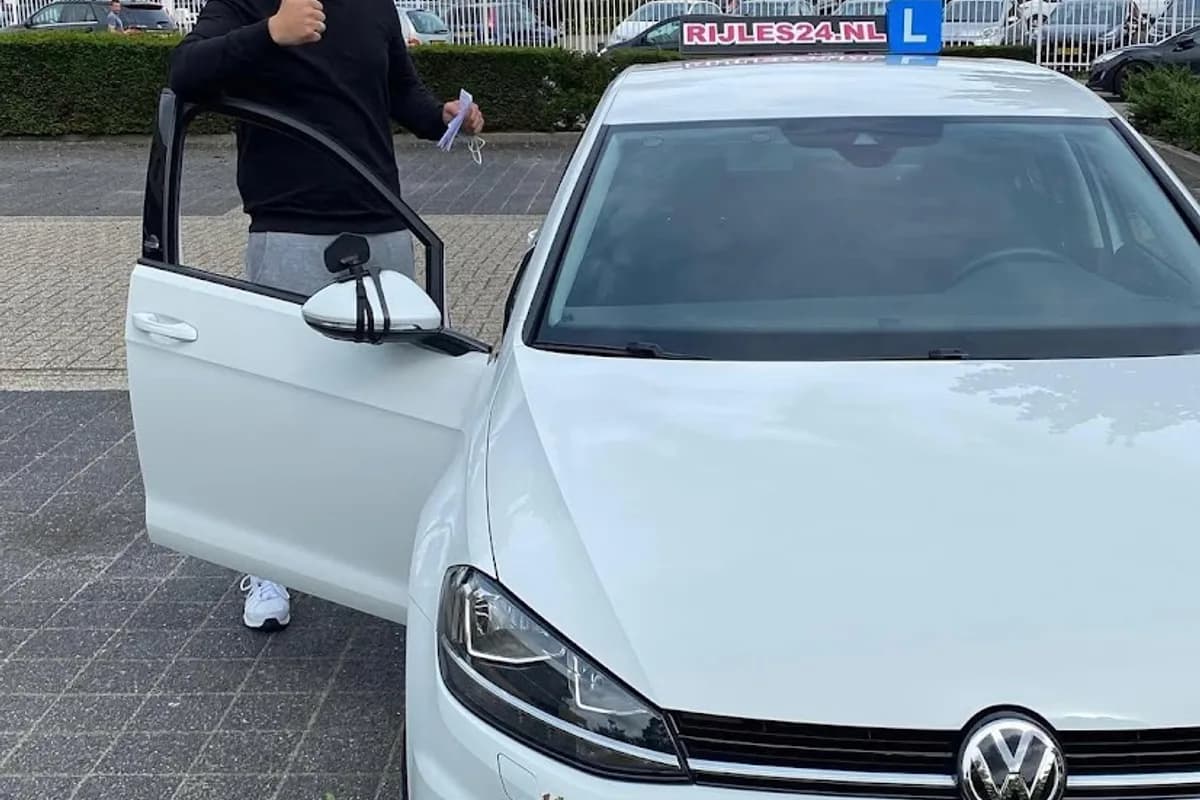 Rijles24 | Rijschool Eindhoven