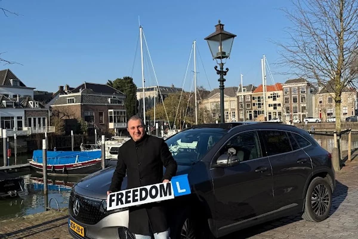 Rijschool Freedom - Zwijndrecht