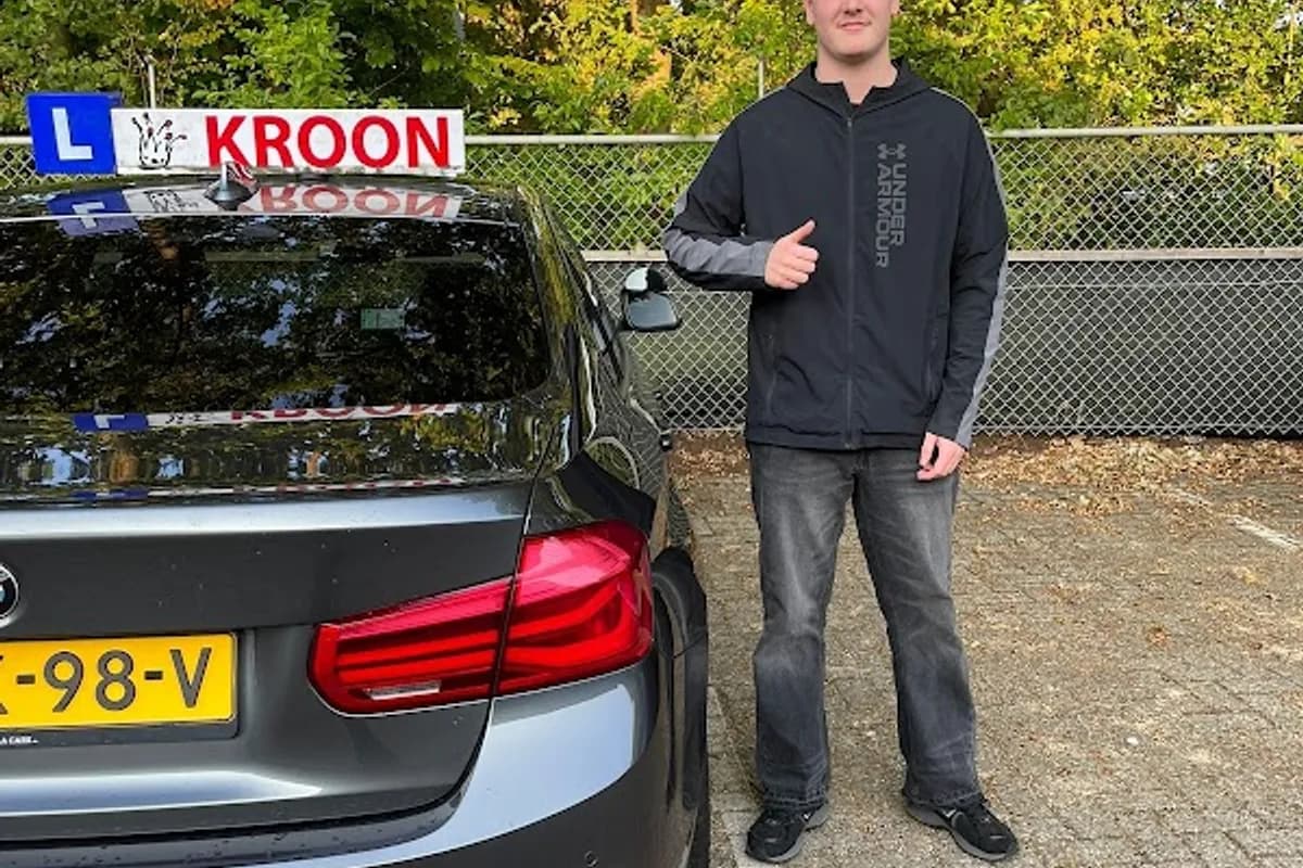 Rijschool in Almere KROON (Automaat & Schakel)