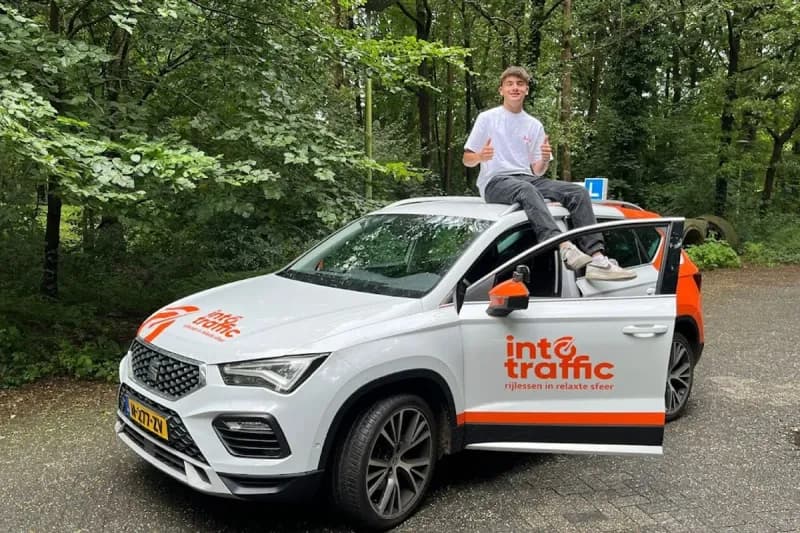 Rijschool Into Traffic