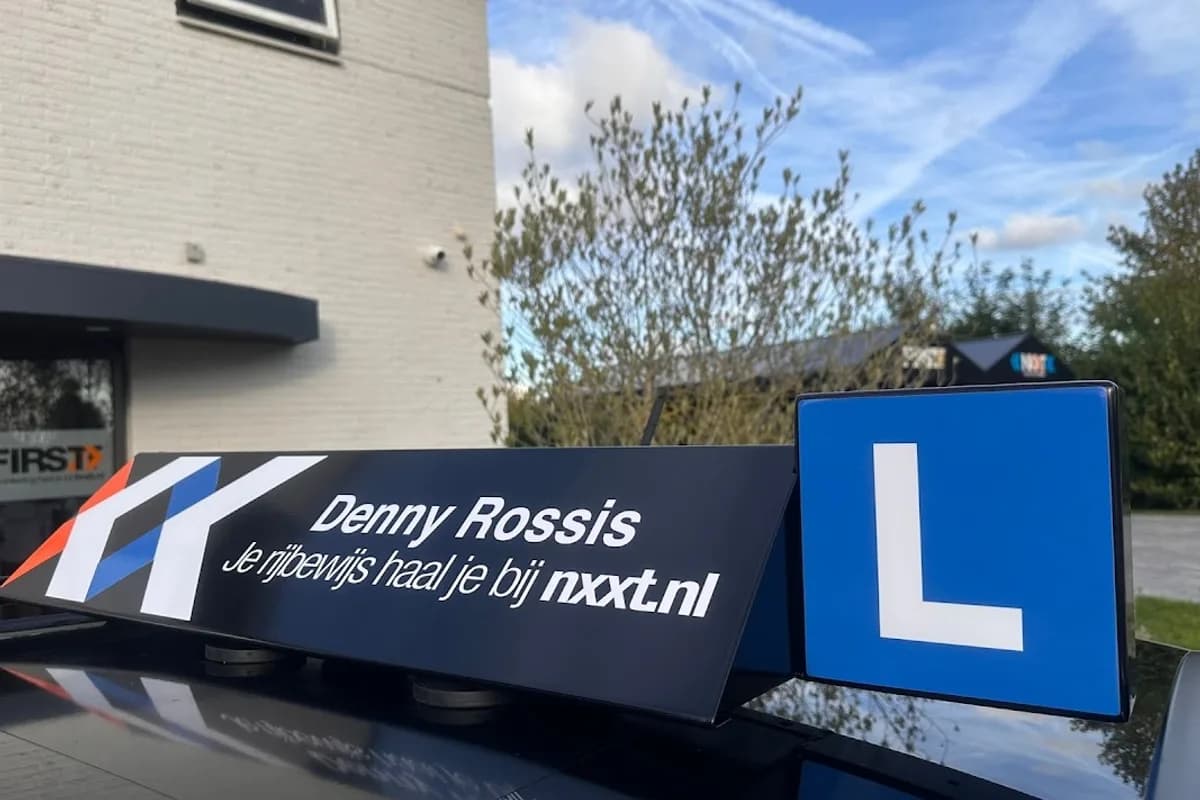 Rijschool Rossis t.h.o.d.n. NXXT