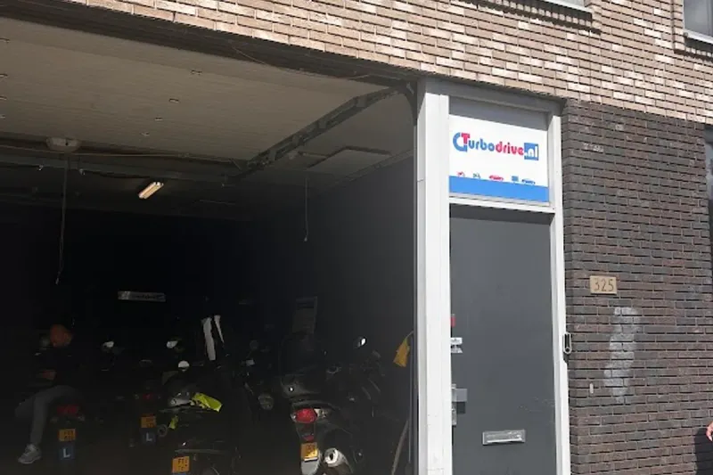 Turbodrive rijschool scooter auto motor