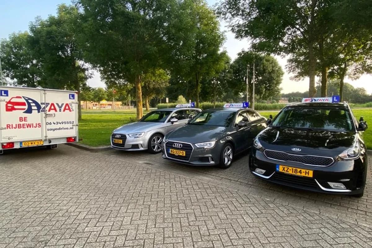Zaya drive in Almere (Auto & aanhanger (BE) vrachtwagen (C))